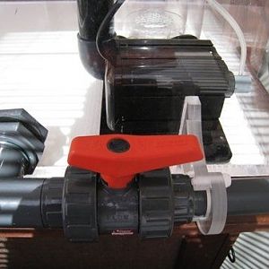 A true union ball valve to quick drain each aquarium. There is a special brace to support the twist,